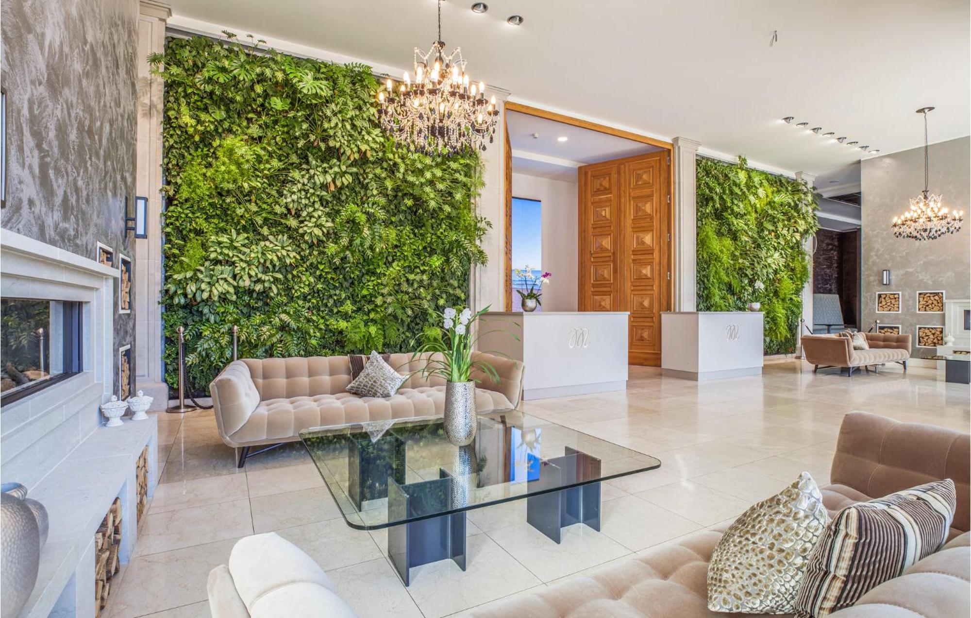 Eden Apartment *